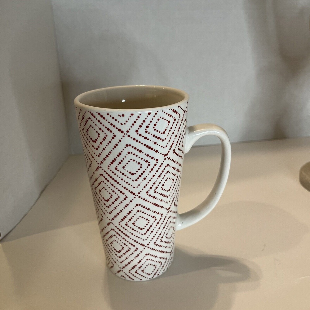 Design Pac White & Red Triangles 14‎ oz. Coffee Mug Cup White Red